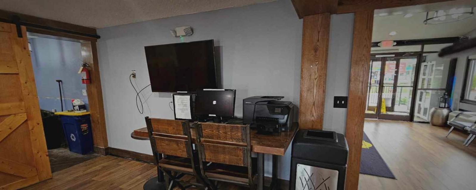 Super 8 by Wyndham Asheville/Biltmore photo 9