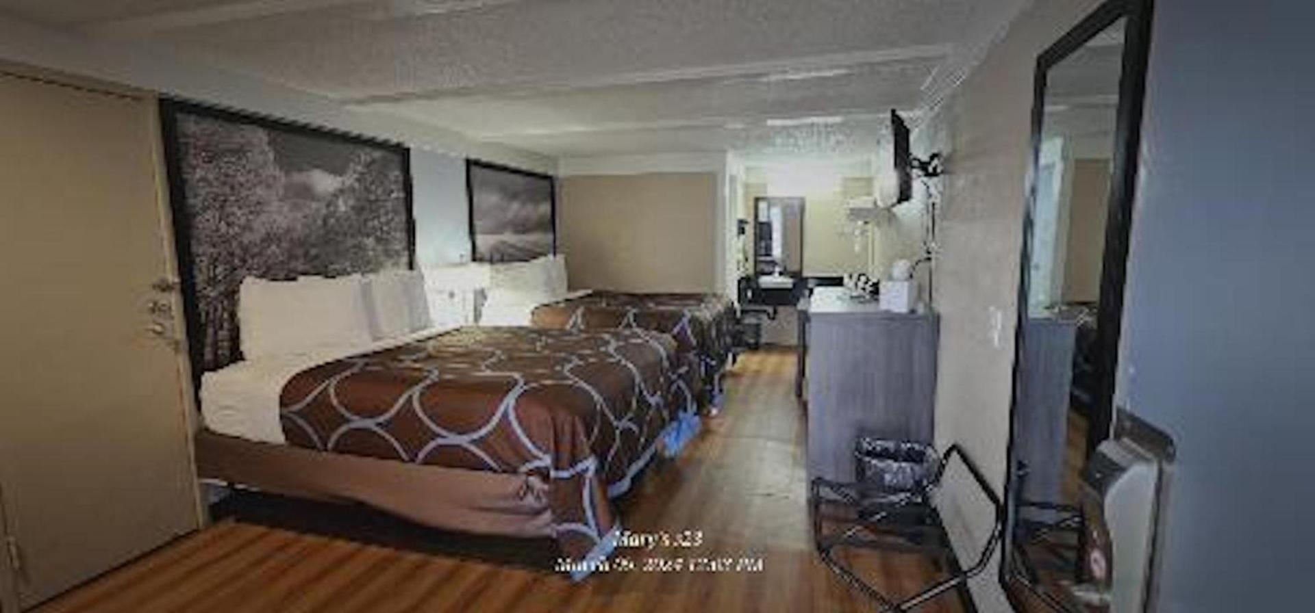 Super 8 by Wyndham Asheville/Biltmore photo 18