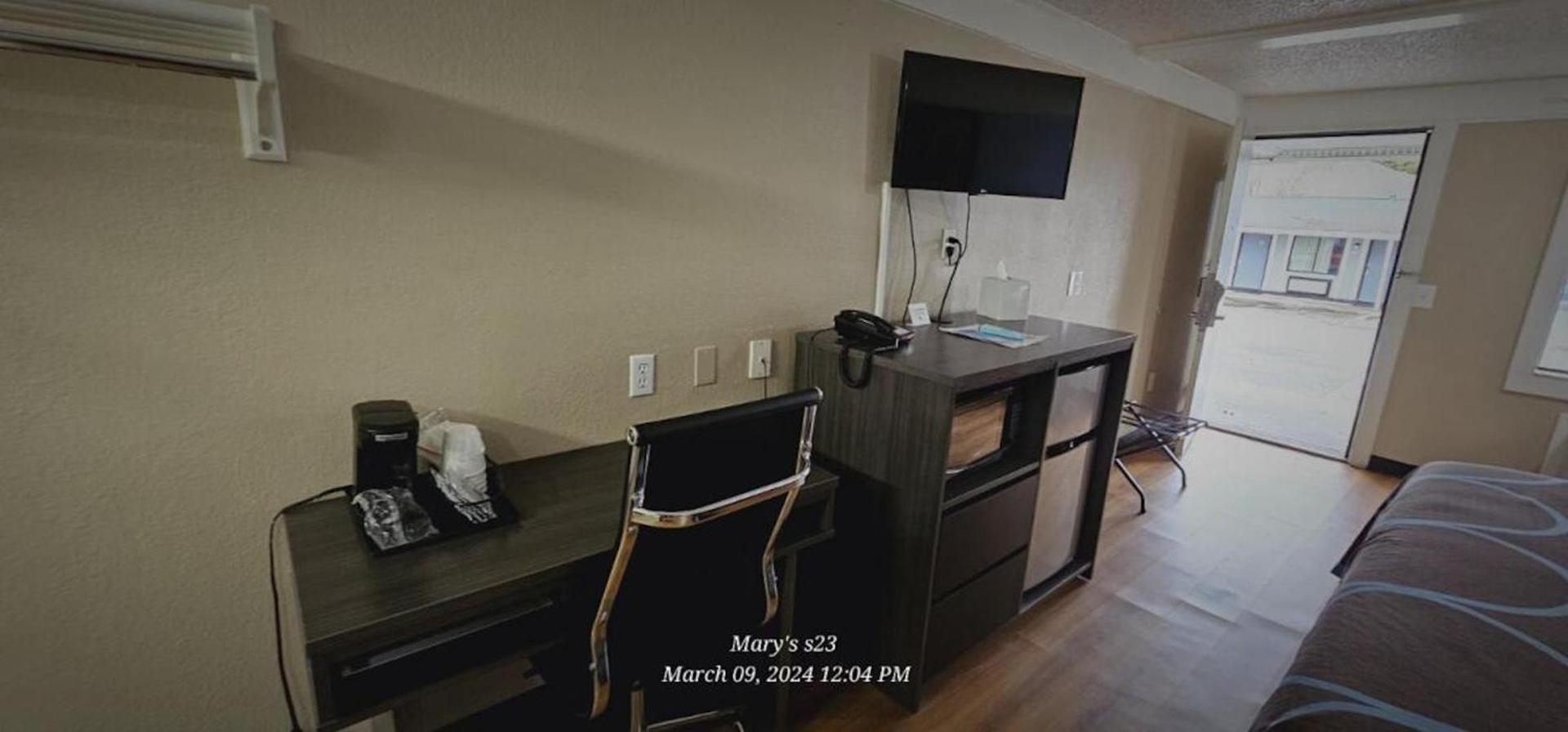 Super 8 by Wyndham Asheville/Biltmore photo 25