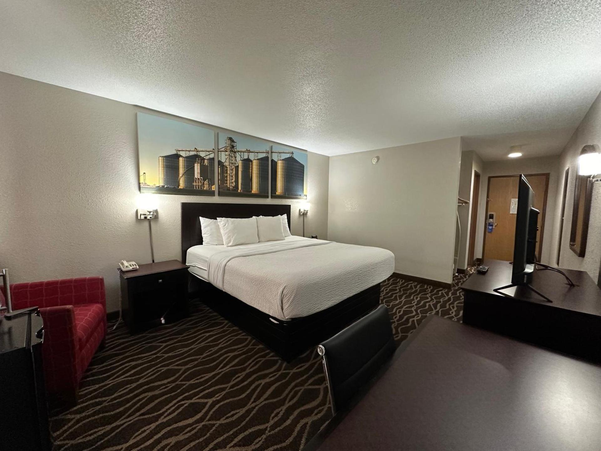 Days Inn & Suites by Wyndham Casey photo 9