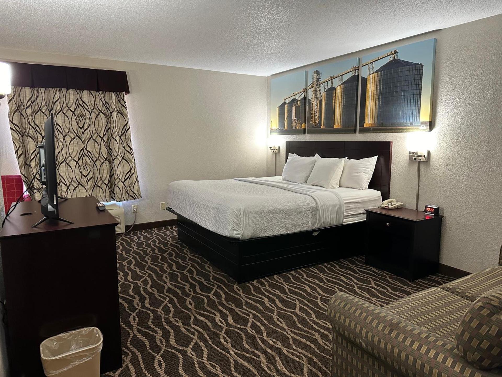 Days Inn & Suites by Wyndham Casey photo 21