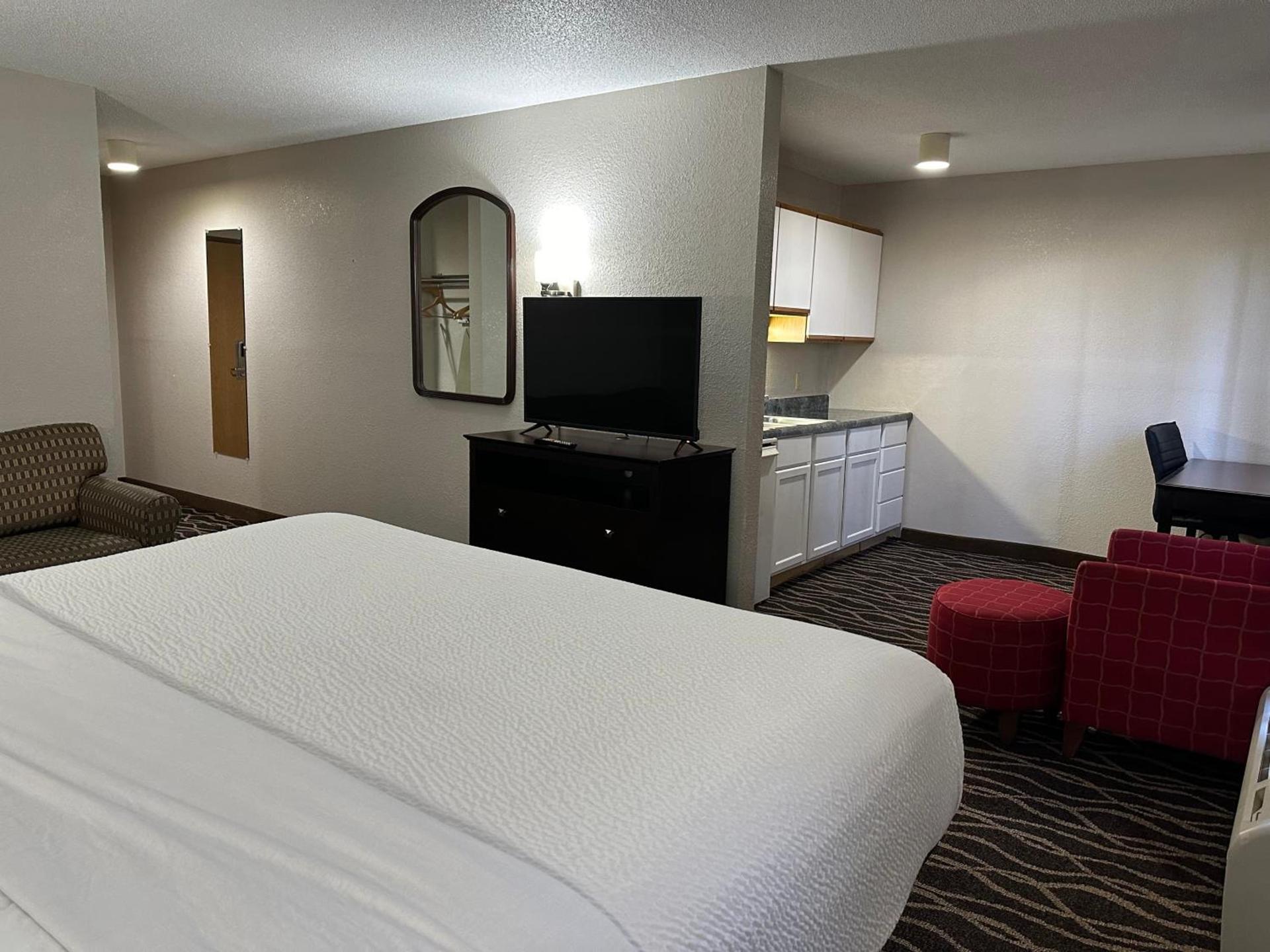 Days Inn & Suites by Wyndham Casey photo 23