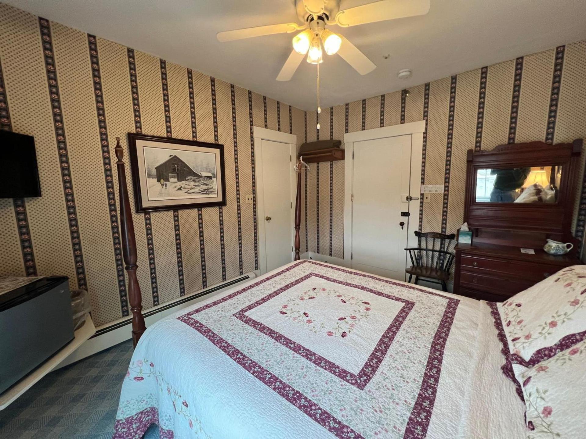 Echo Lake Inn photo 90