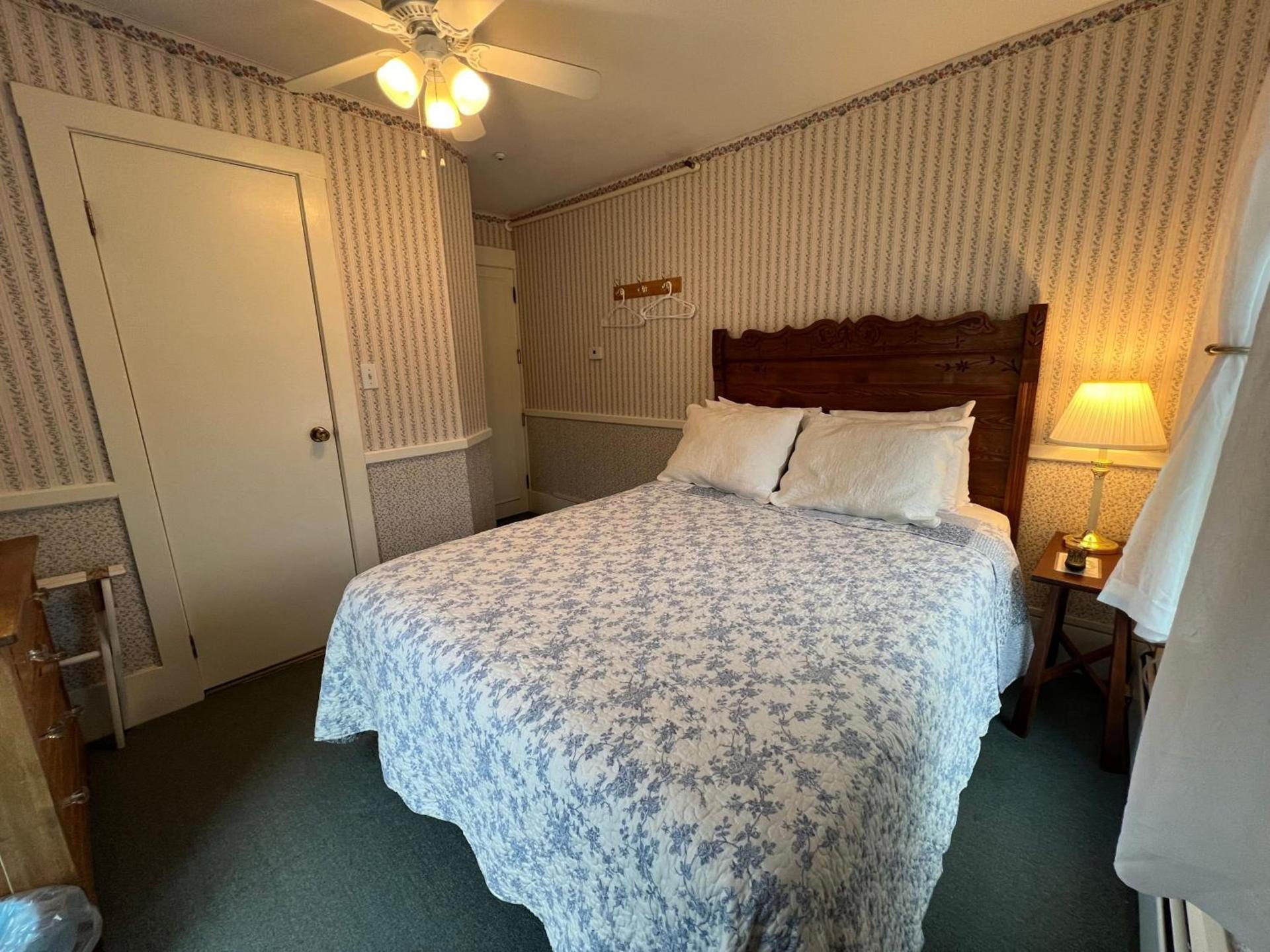 Echo Lake Inn photo 93