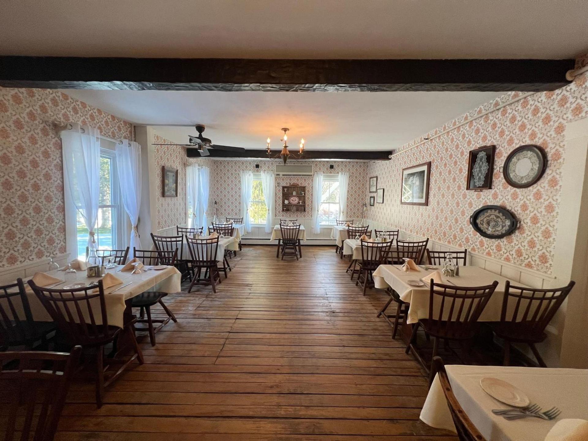 Echo Lake Inn photo 36