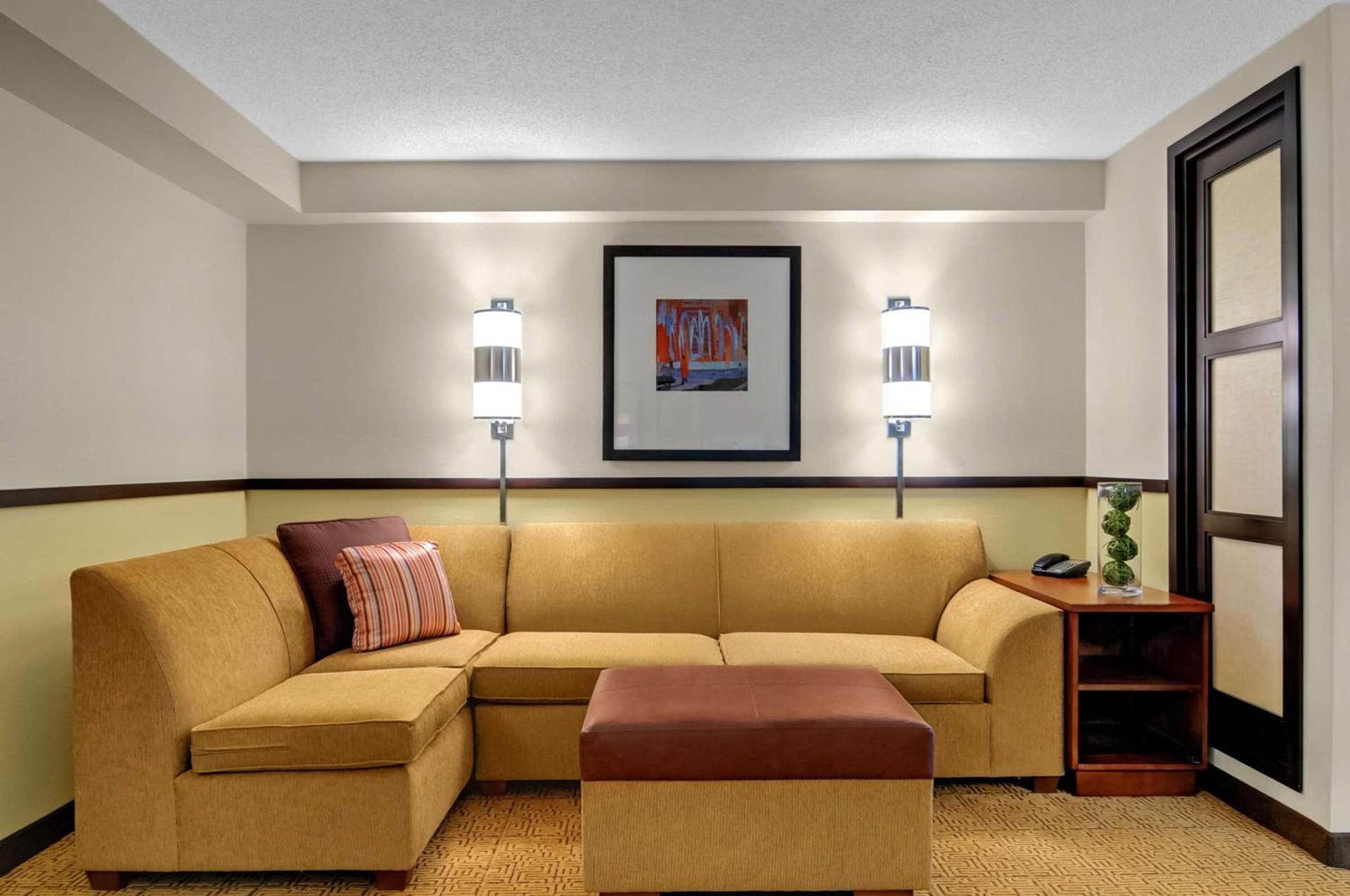 Hyatt Place Fort Lauderdale Cruise Port & Convention Center - Newly Renovated photo 31