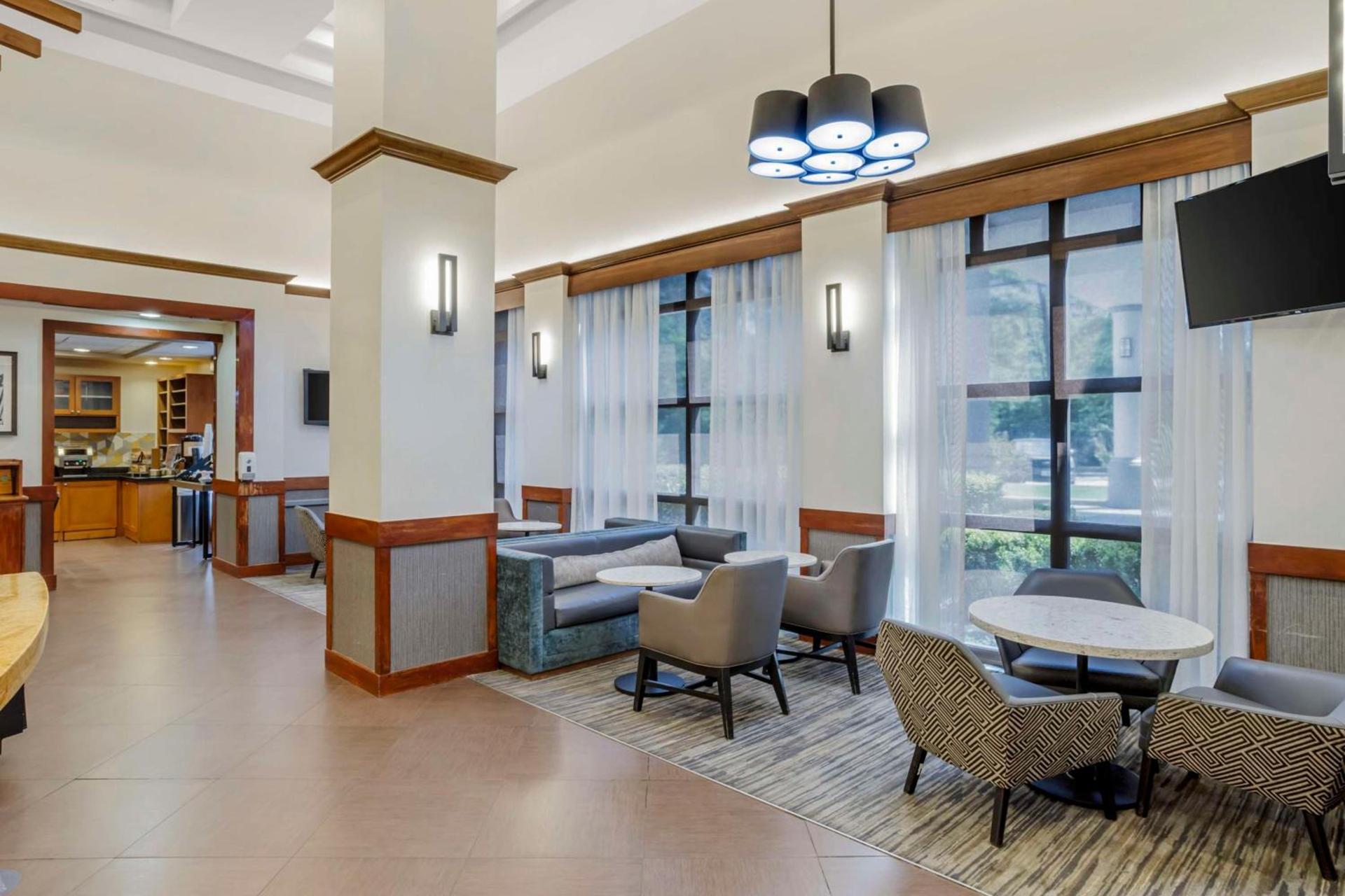 The IAH Houston Hotel photo 7