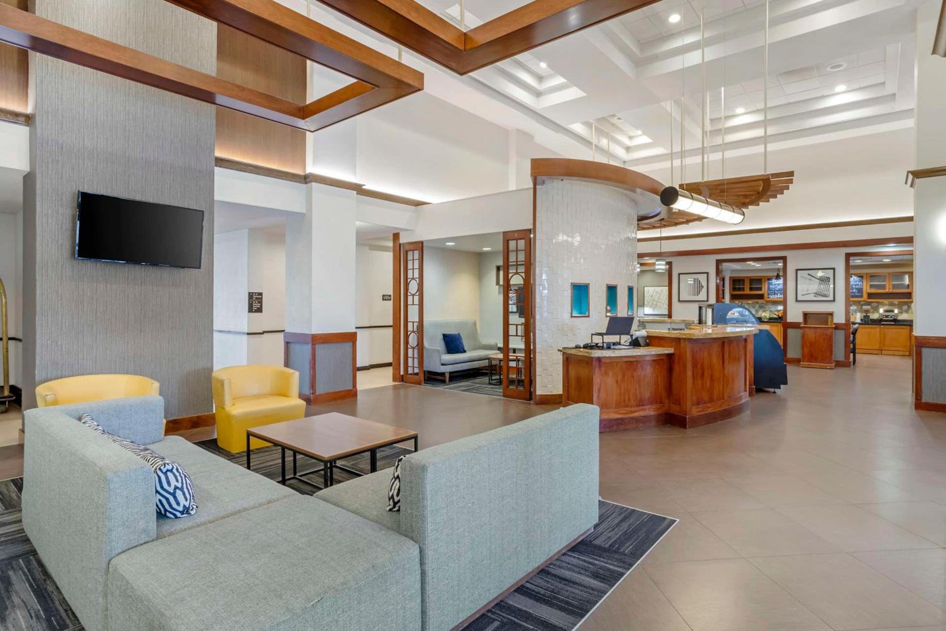 The IAH Houston Hotel photo 8