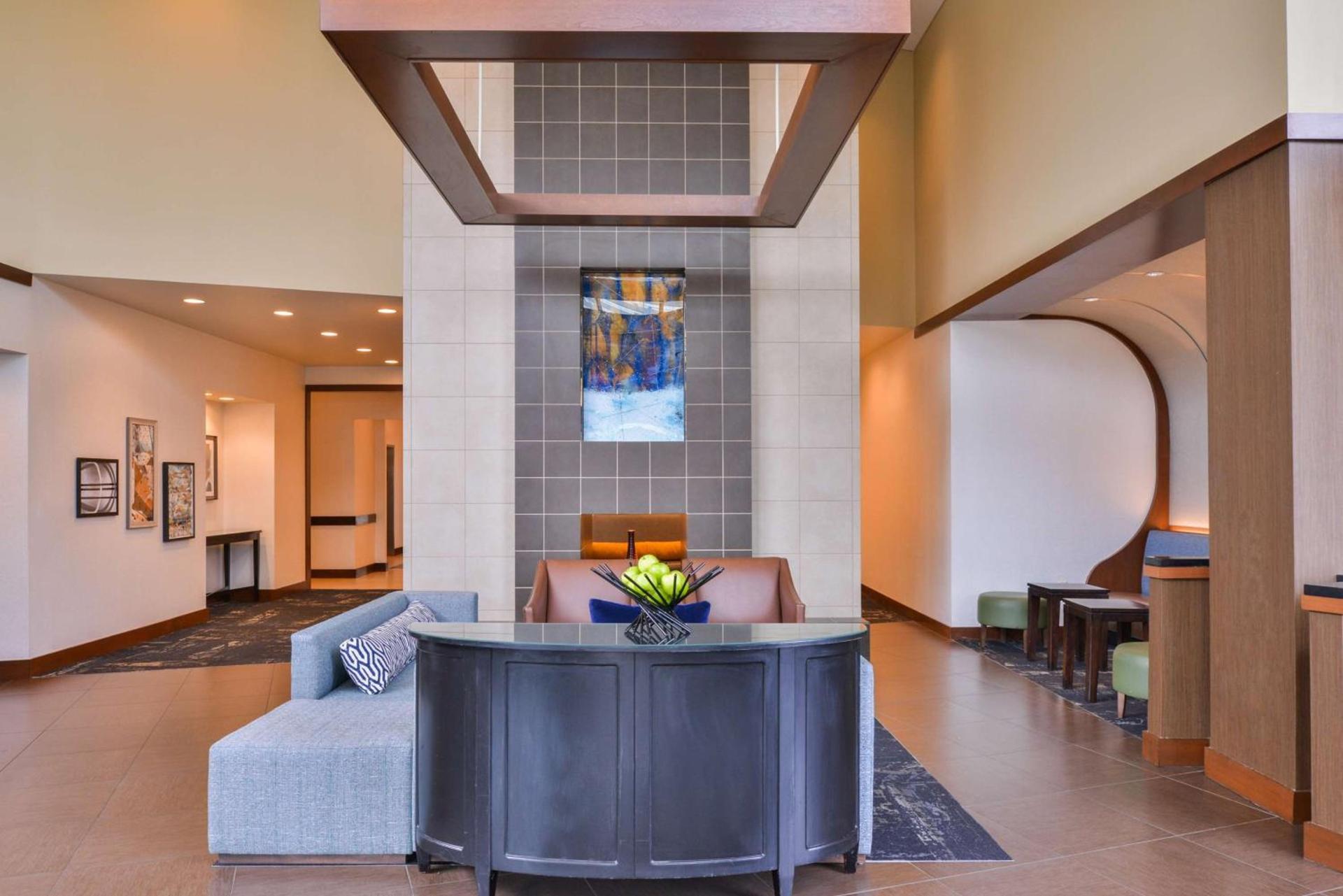 Hyatt Place Herndon Dulles Airport - East photo 3