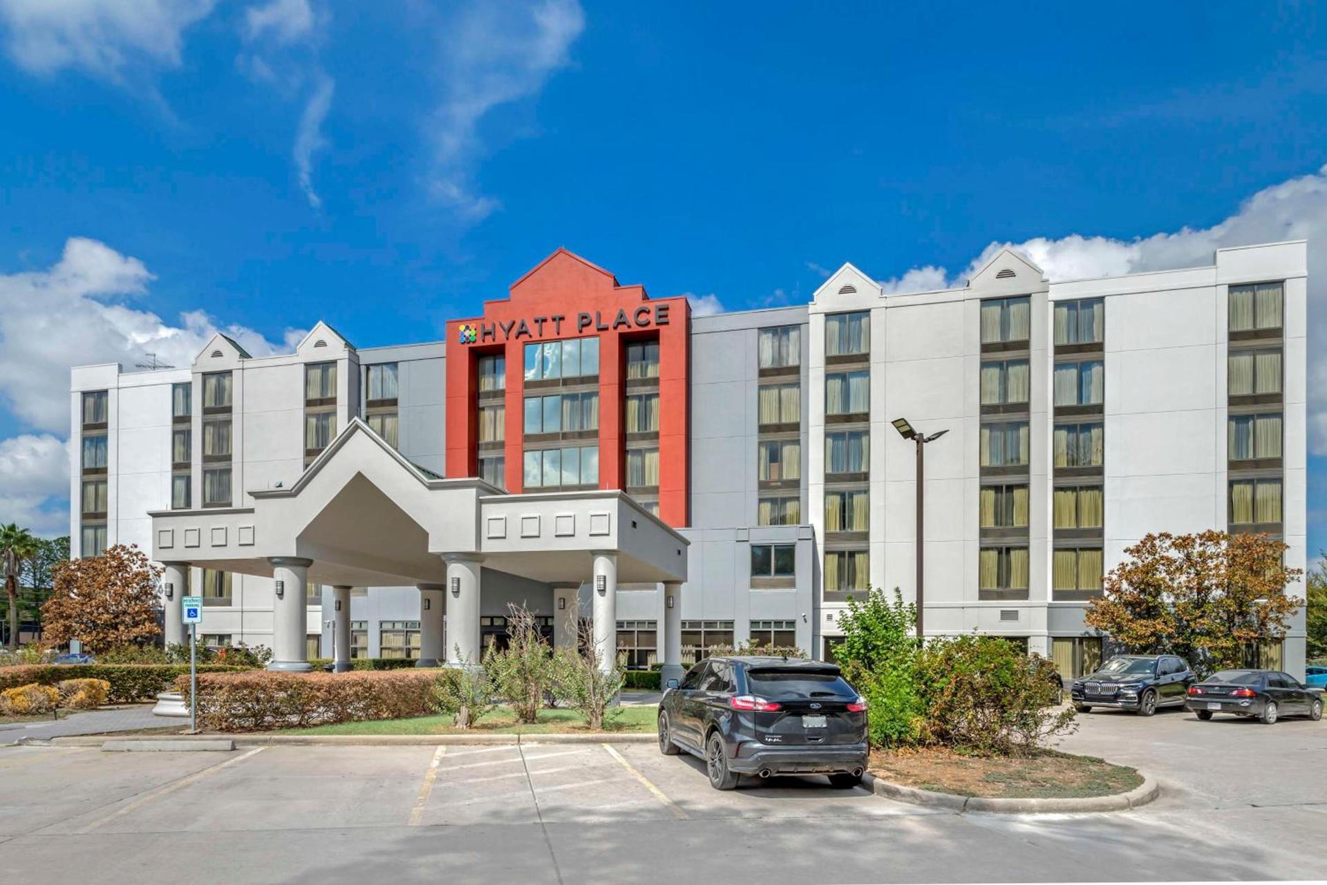 The IAH Houston Hotel photo 9