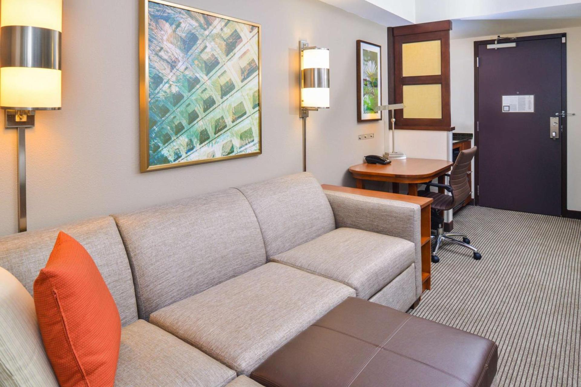 Hyatt Place Herndon Dulles Airport - East photo 5