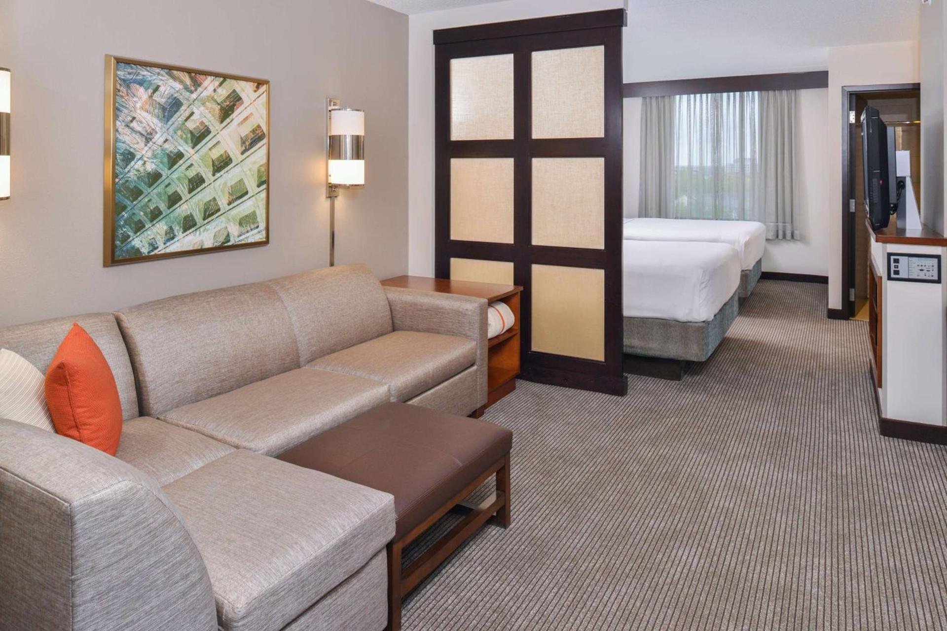 Hyatt Place Herndon Dulles Airport - East photo 8