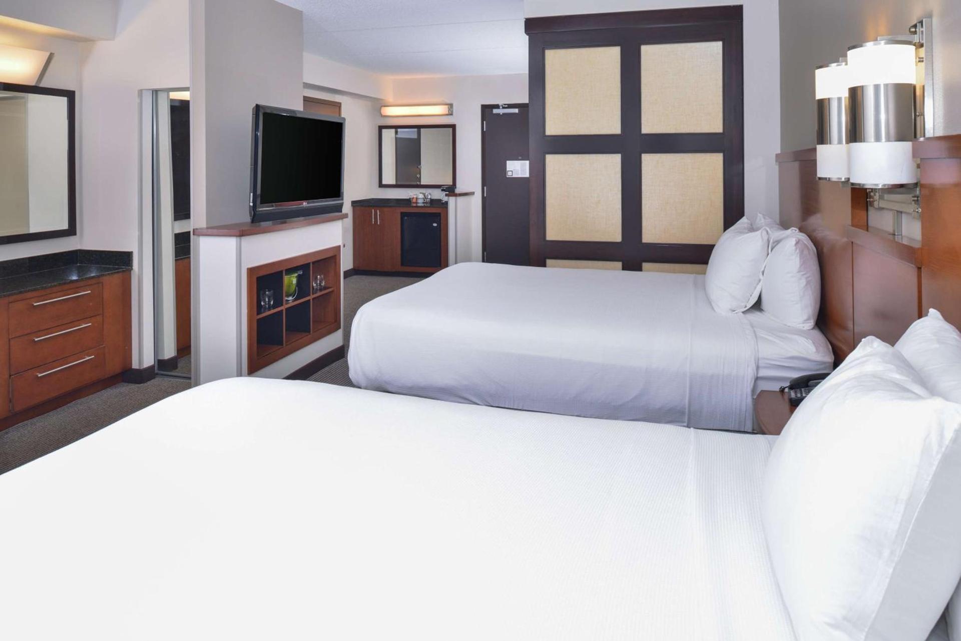 Hyatt Place Herndon Dulles Airport - East photo 12