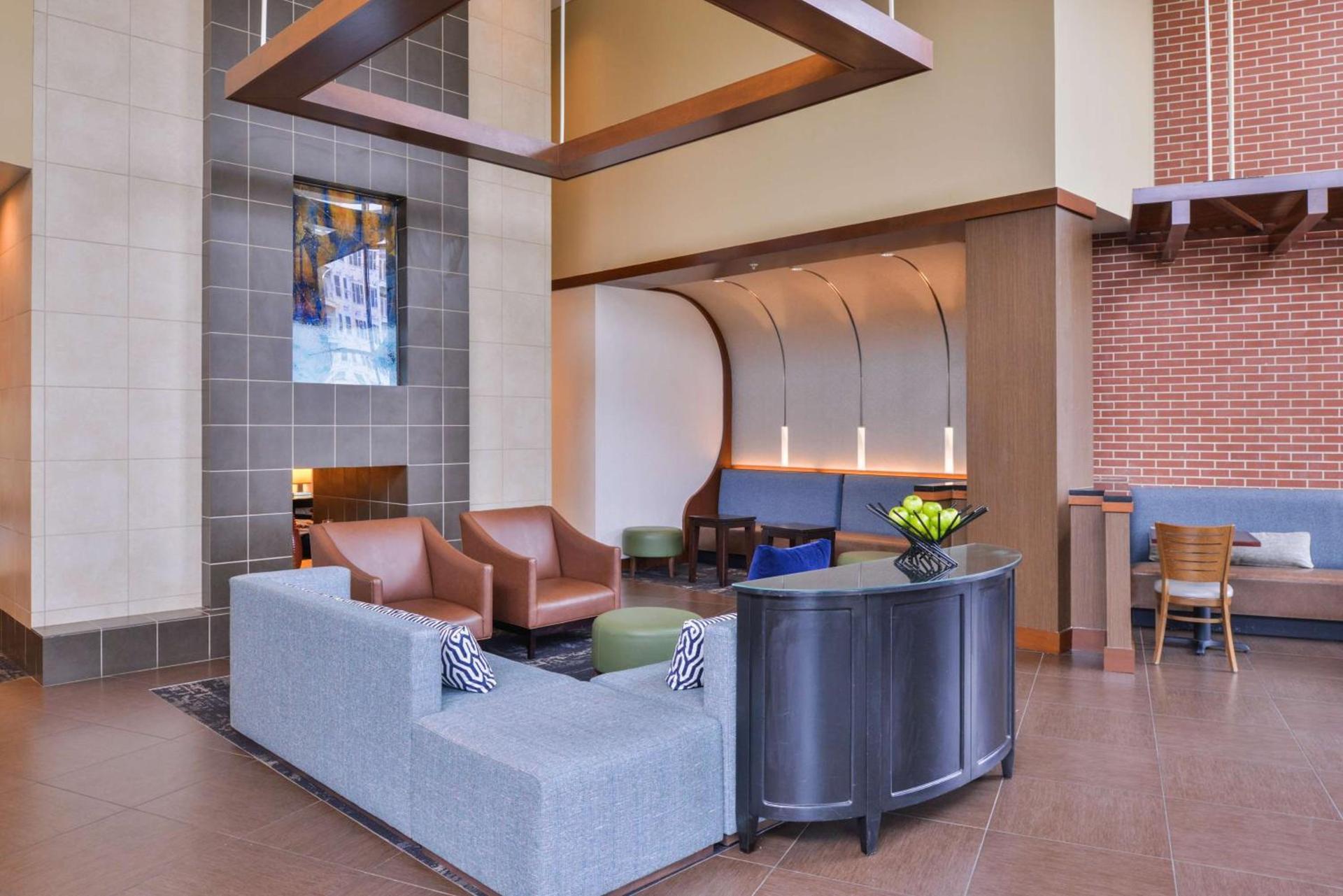 Hyatt Place Herndon Dulles Airport - East photo 19