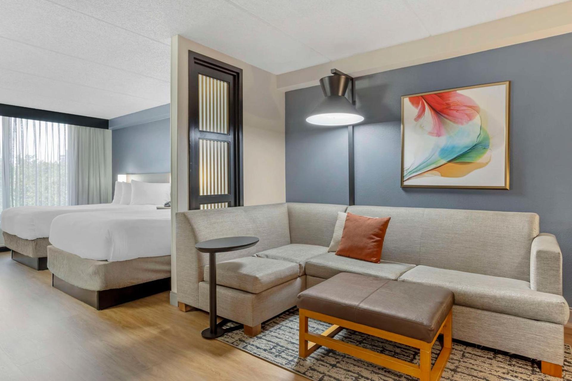 The IAH Houston Hotel photo 26