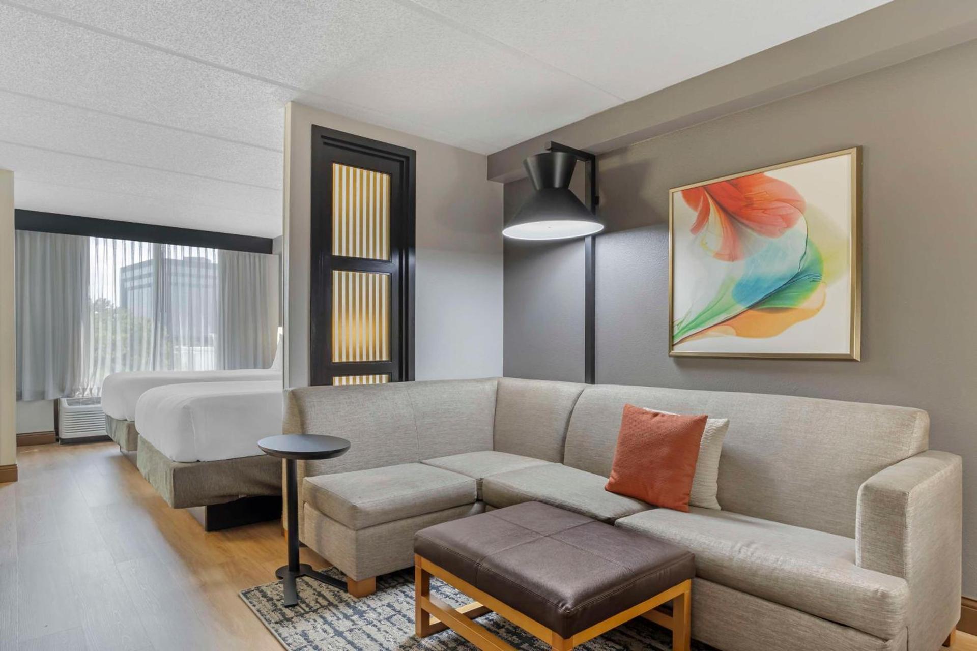The IAH Houston Hotel photo 30