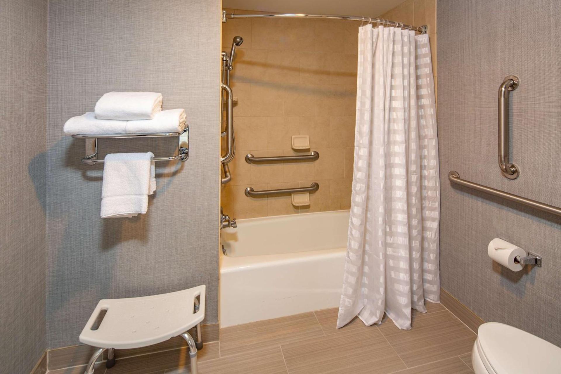 Hyatt Place Madison/Downtown photo 4