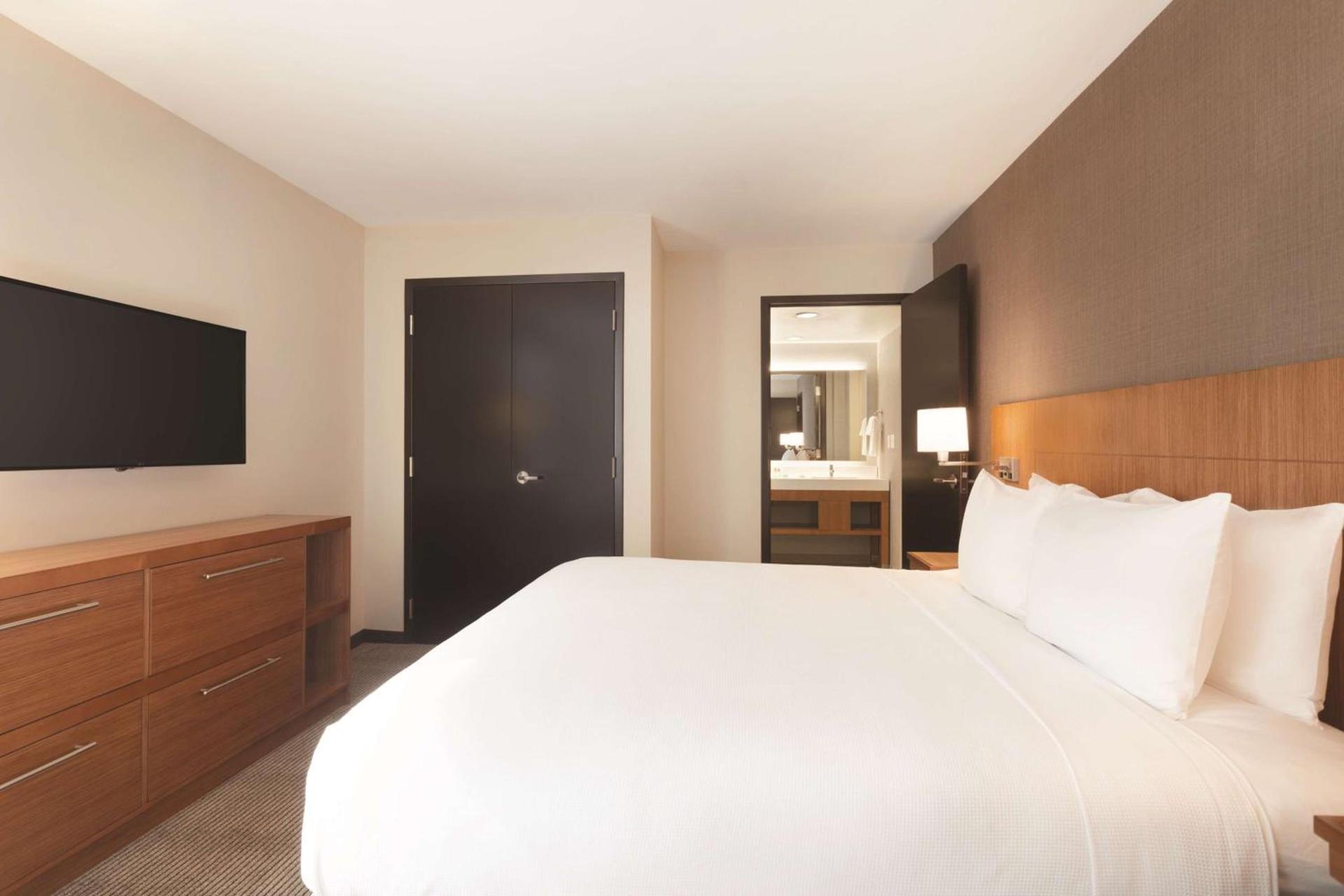 Hyatt Place Buffalo / Amherst, NY photo 20