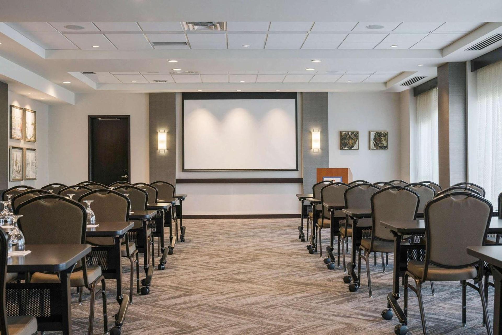 Hyatt Place Buffalo / Amherst, NY photo 25