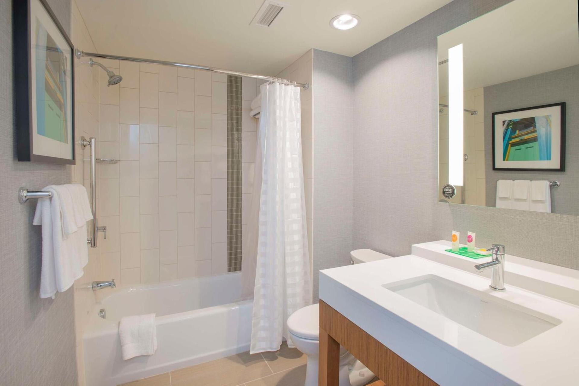 Hyatt Place Cincinnati/Sharonville Convention Center photo 6