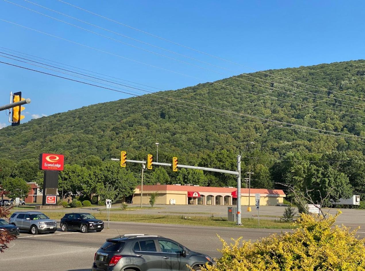Econo Lodge Inn & Suites Norton - Wise South photo 34