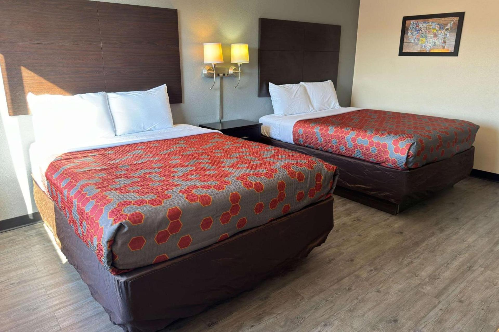 Econo Lodge Waite Park - St Cloud photo 16