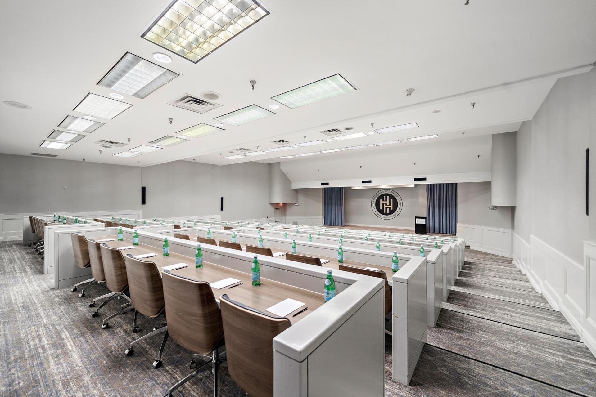 Hilton College Station & Conference Center photo 80