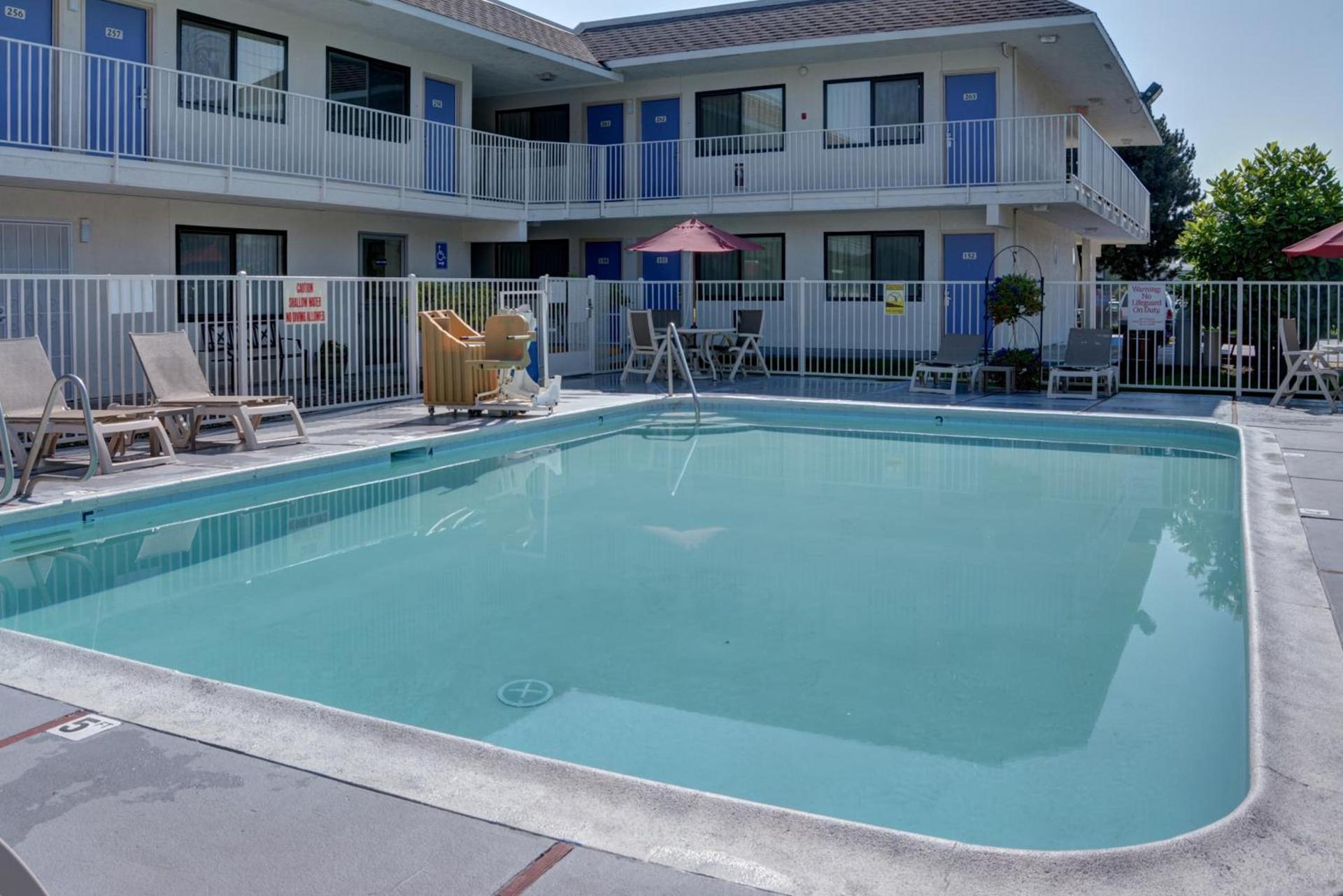 Motel 6-Springfield, OR - Eugene North photo 11