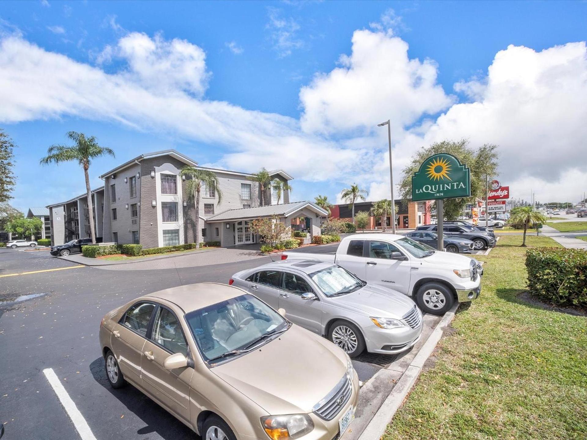 La Quinta Inn by Wyndham Miami Airport North photo 18