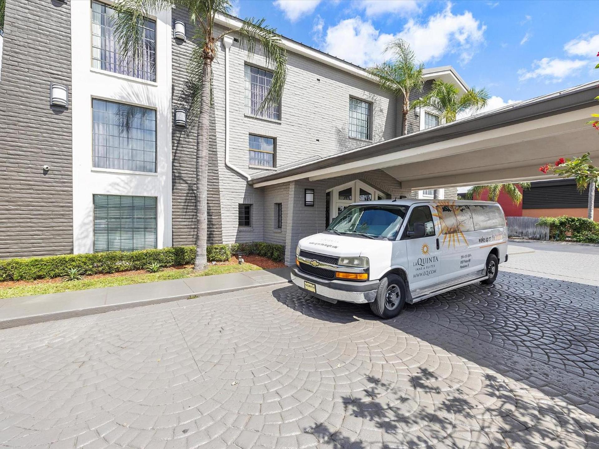 La Quinta Inn by Wyndham Miami Airport North photo 19
