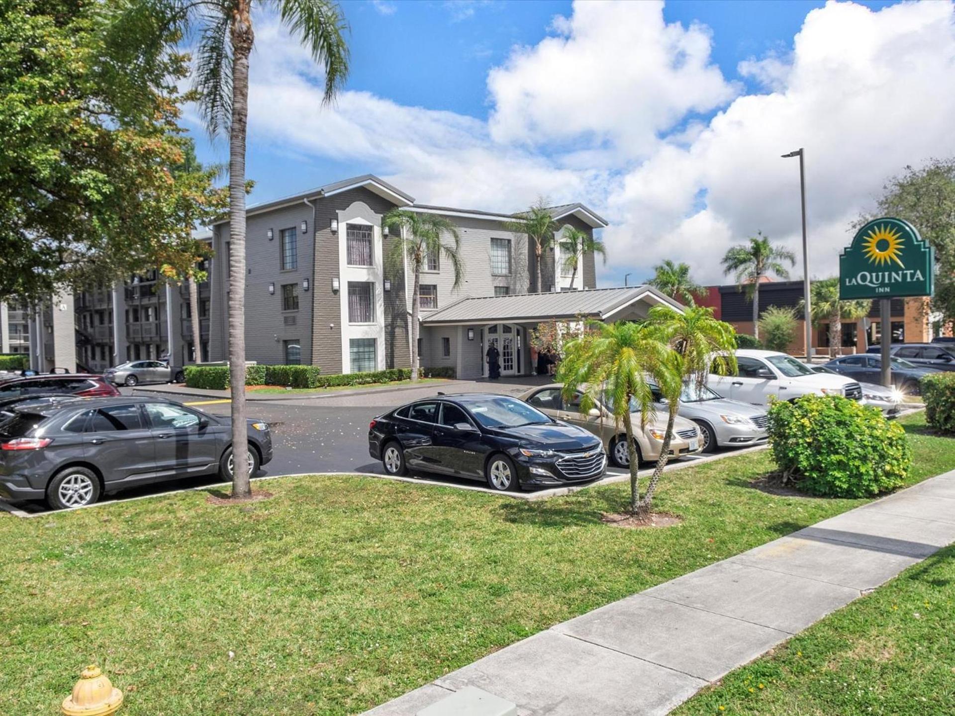 La Quinta Inn by Wyndham Miami Airport North photo 29