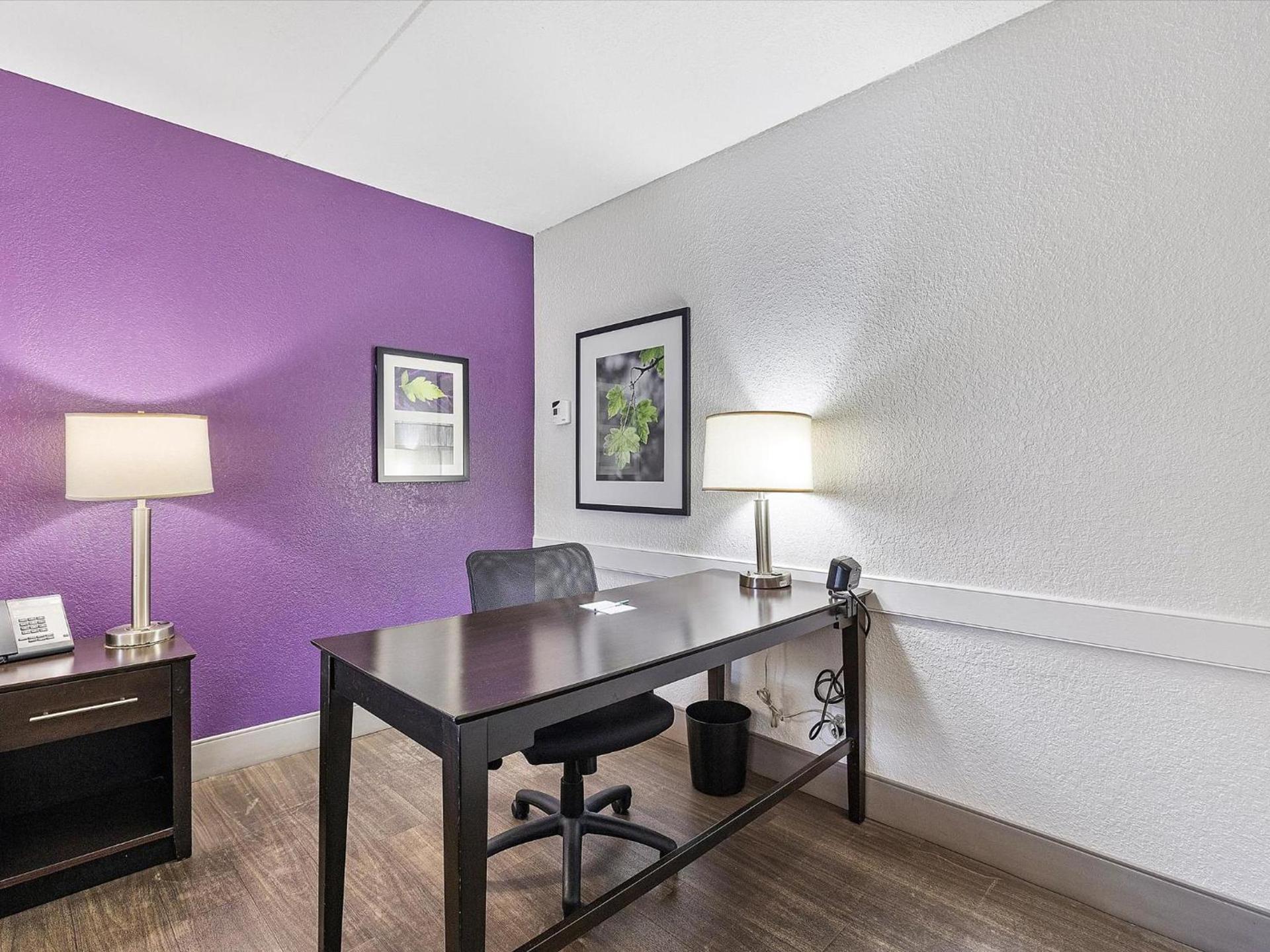 La Quinta Inn by Wyndham Miami Airport North photo 30