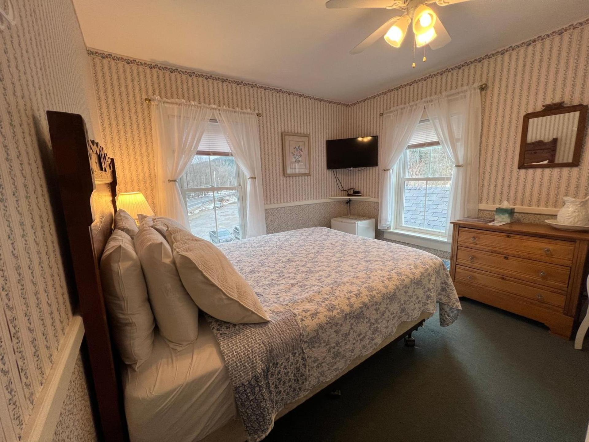 Echo Lake Inn photo 94