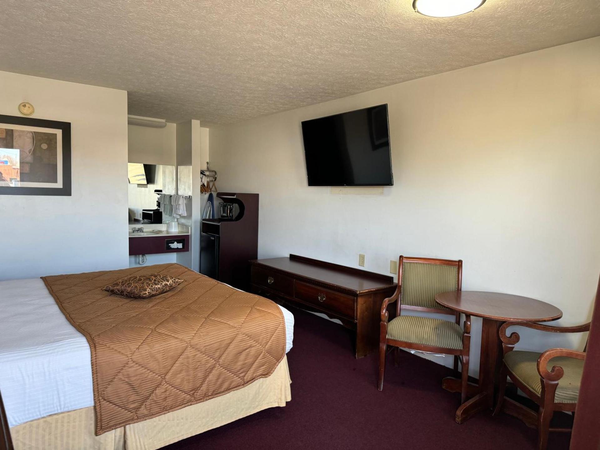 Royal Inn photo 8