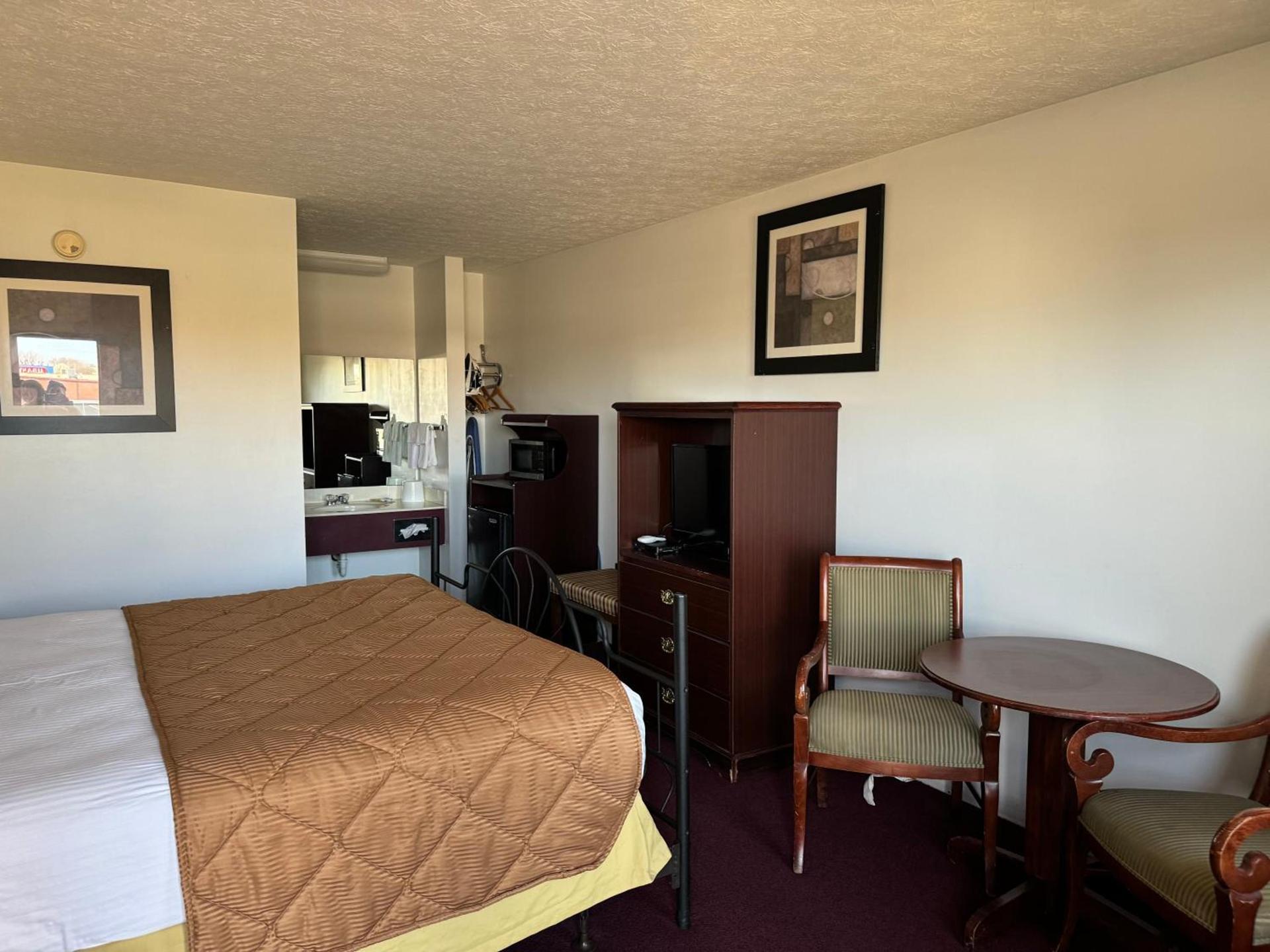 Royal Inn photo 20