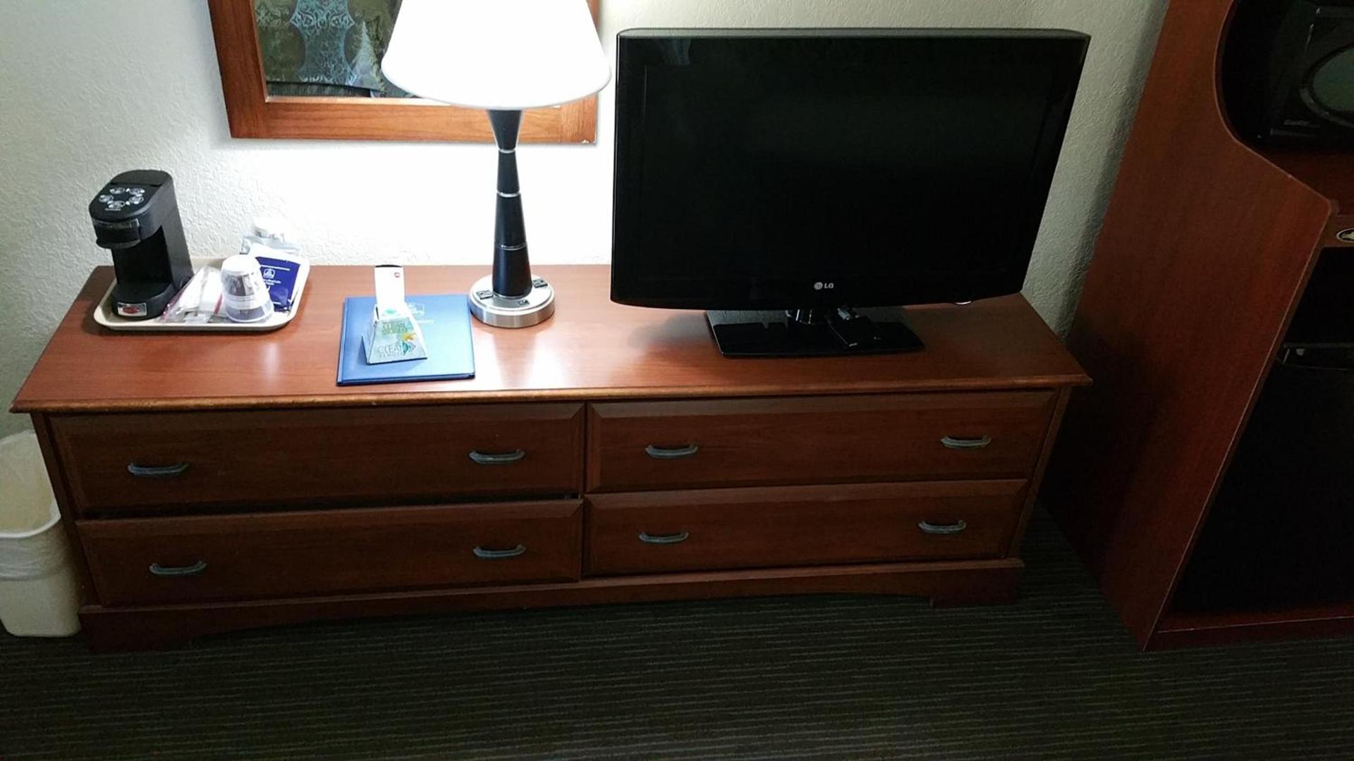 Baymont by Wyndham Sarasota photo 25