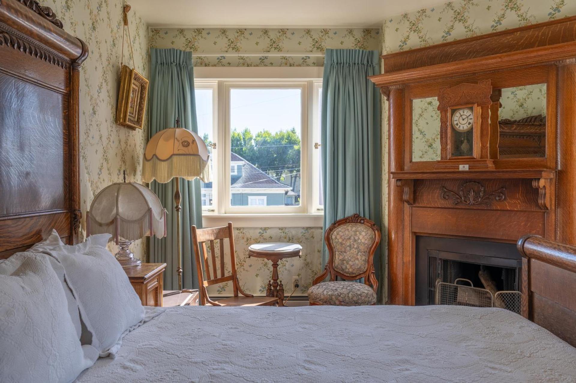 Martine Inn photo 18