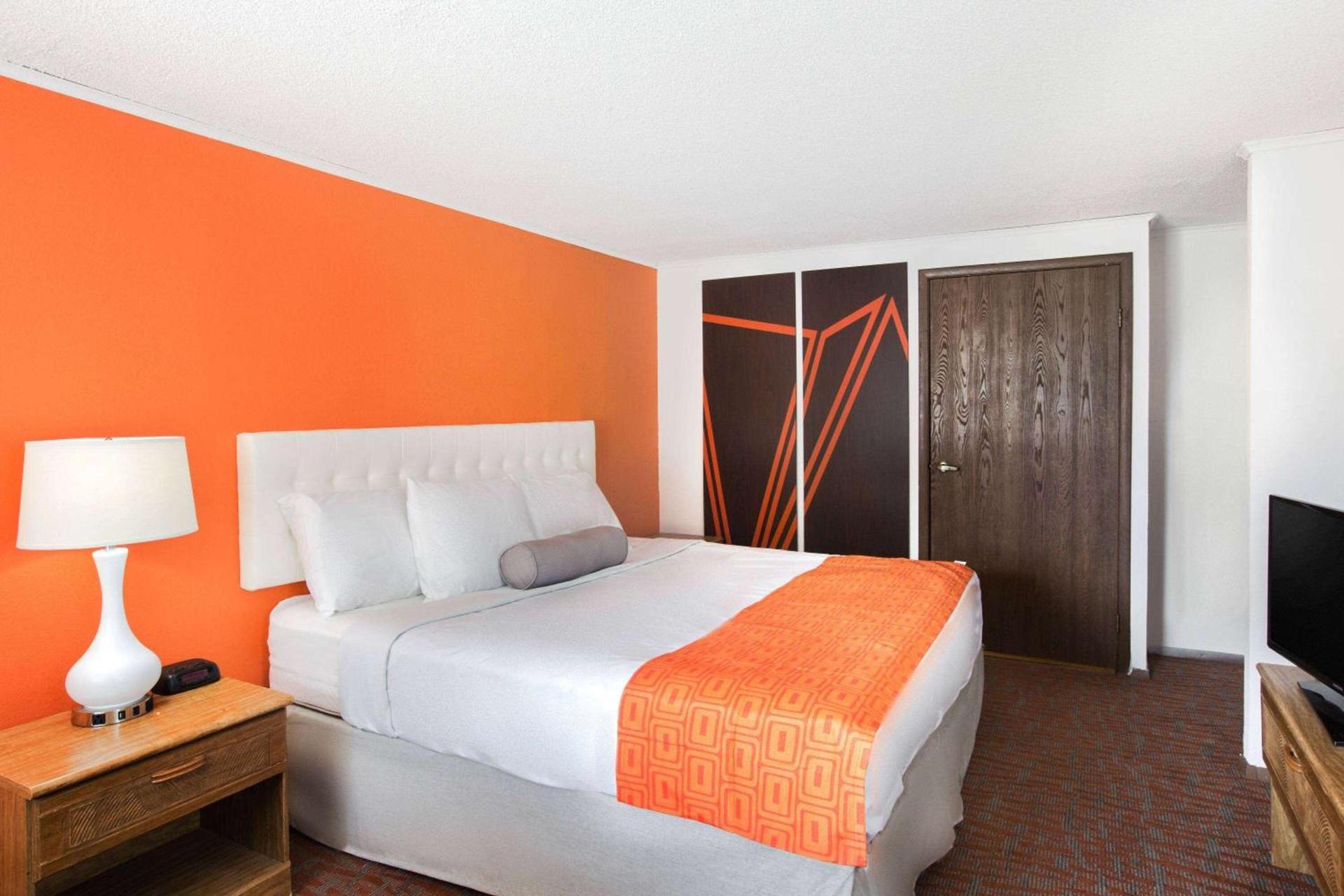 Howard Johnson by Wyndham Wilmington photo 5