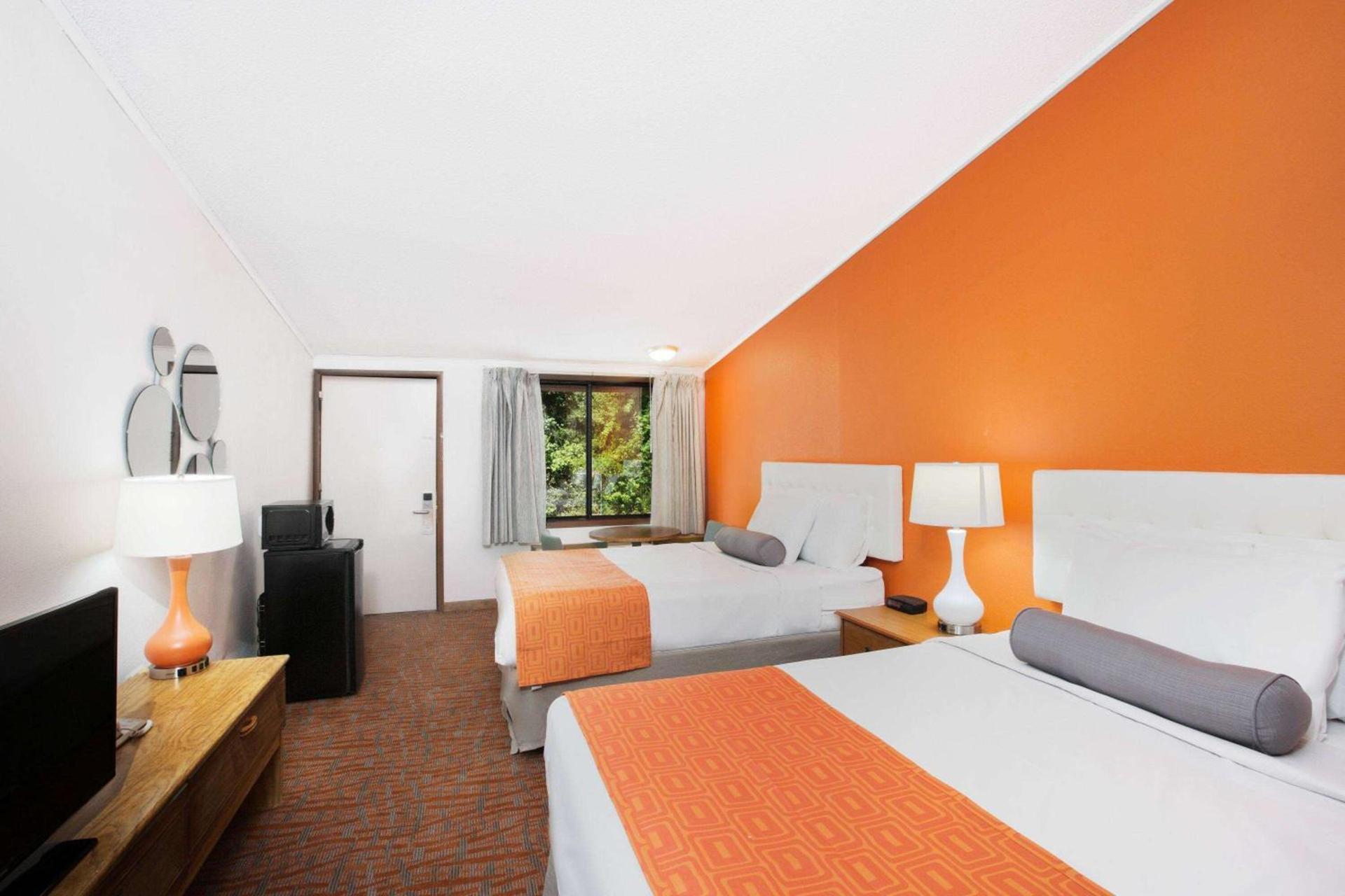 Howard Johnson by Wyndham Wilmington photo 12