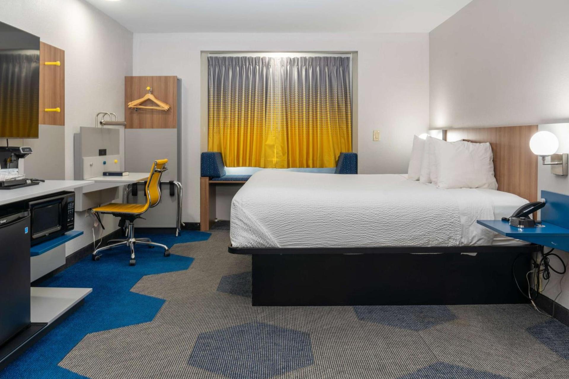 Microtel Inn & Suites by Wyndham Pigeon Forge photo 46