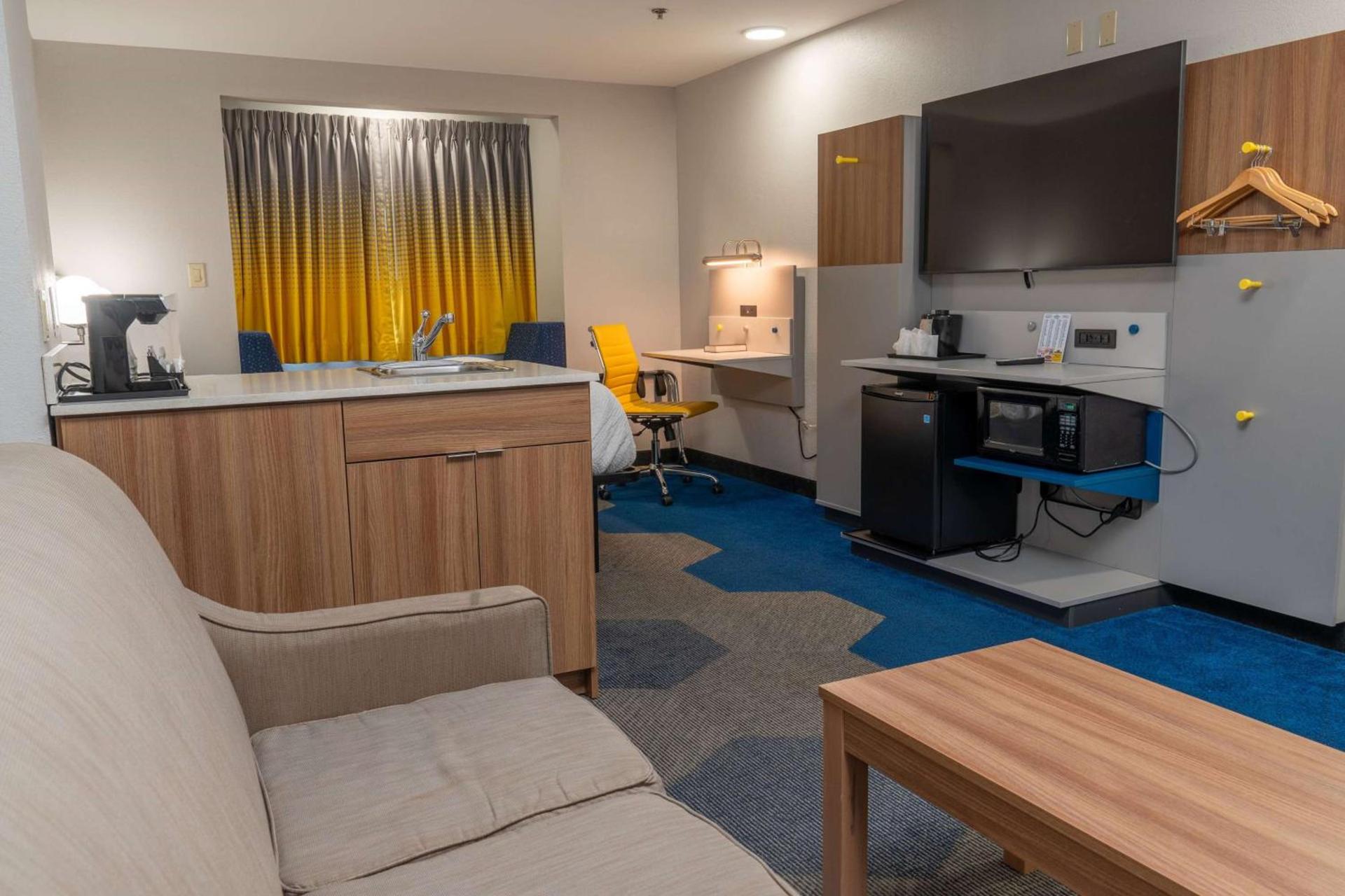 Microtel Inn & Suites by Wyndham Pigeon Forge photo 45