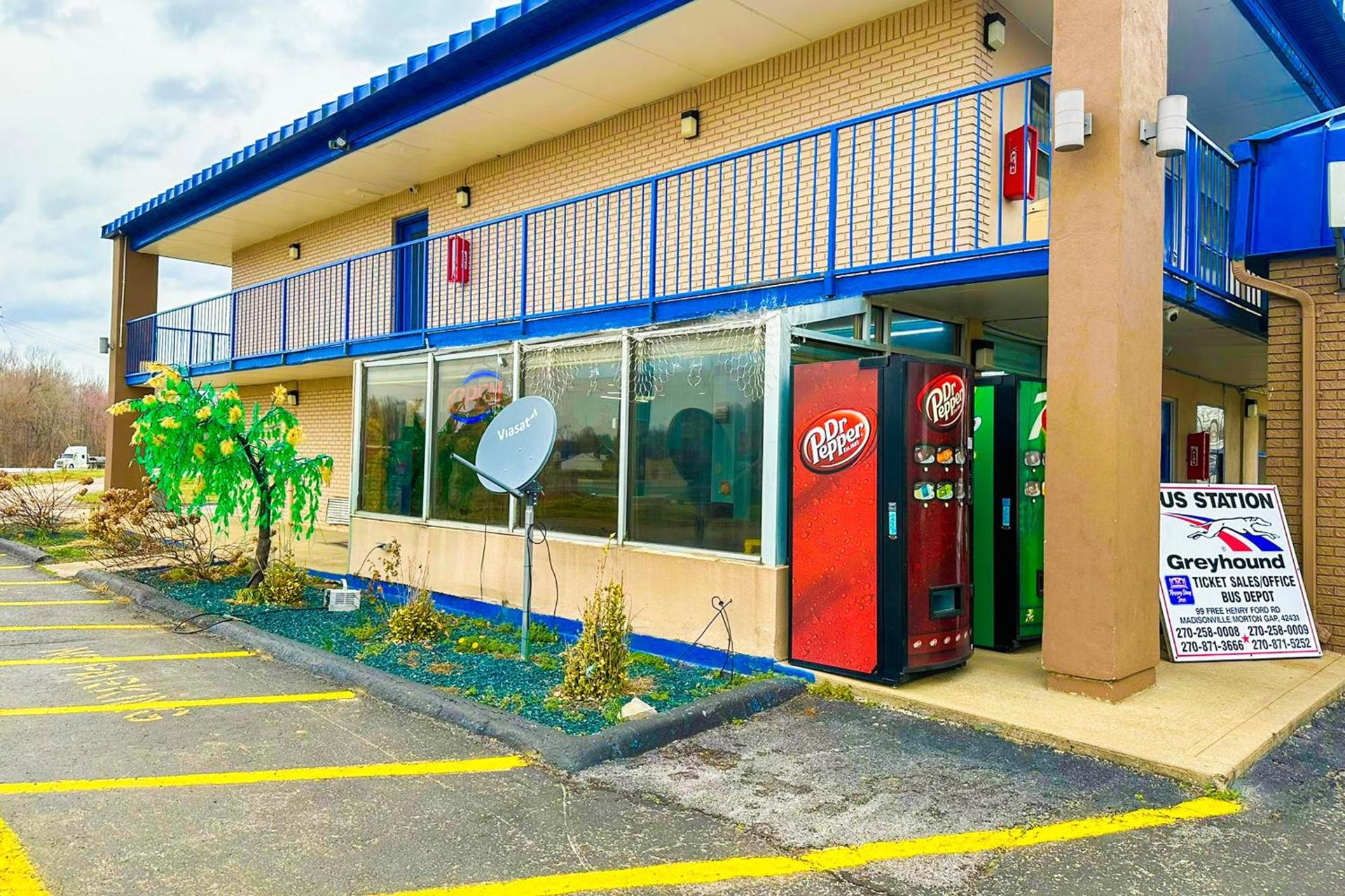 Happy Stay Inn Madisonville I-69 By OYO photo 59