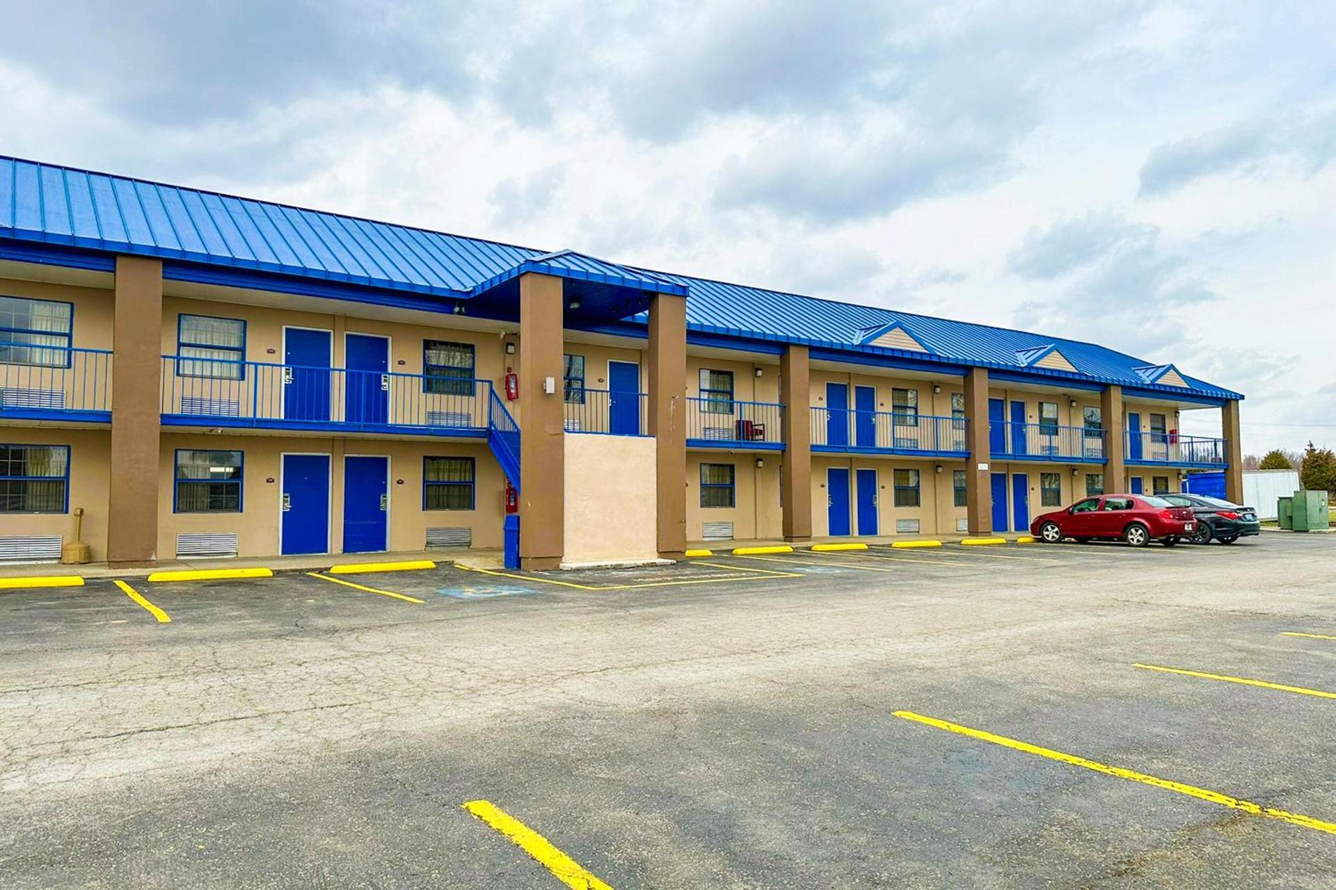 Happy Stay Inn Madisonville I-69 By OYO photo 7