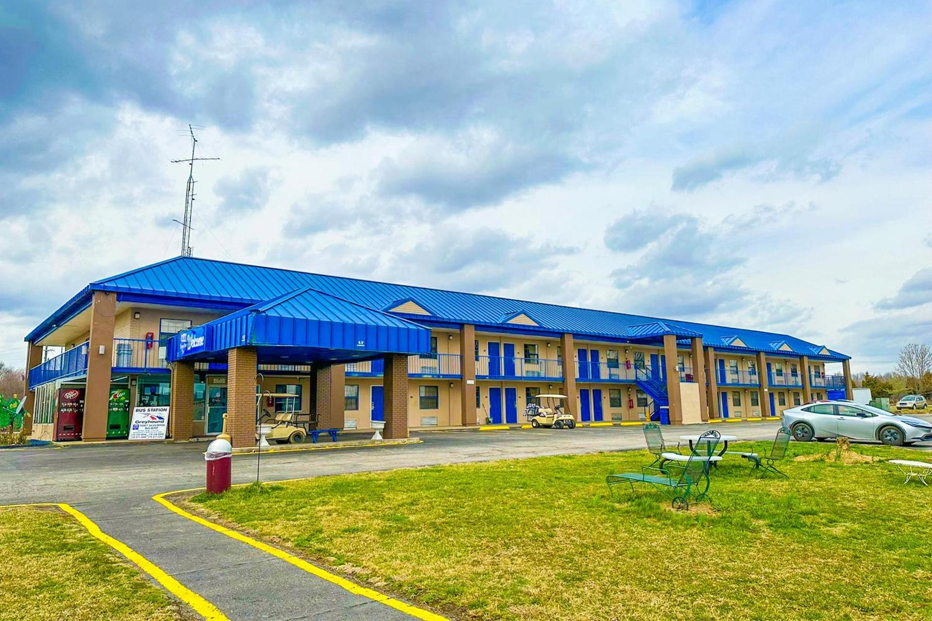 Happy Stay Inn Madisonville I-69 By OYO photo 10