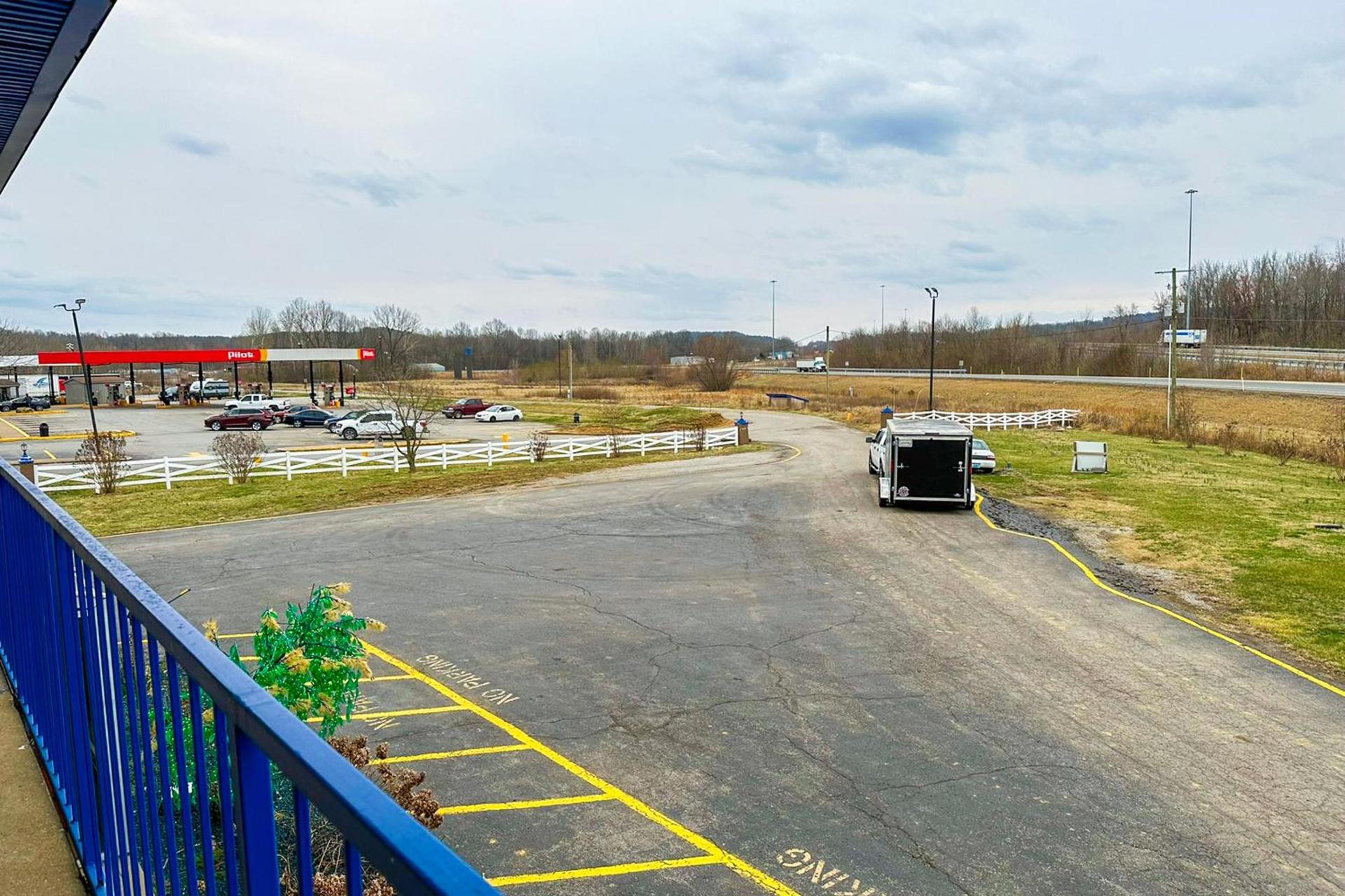 Happy Stay Inn Madisonville I-69 By OYO photo 14