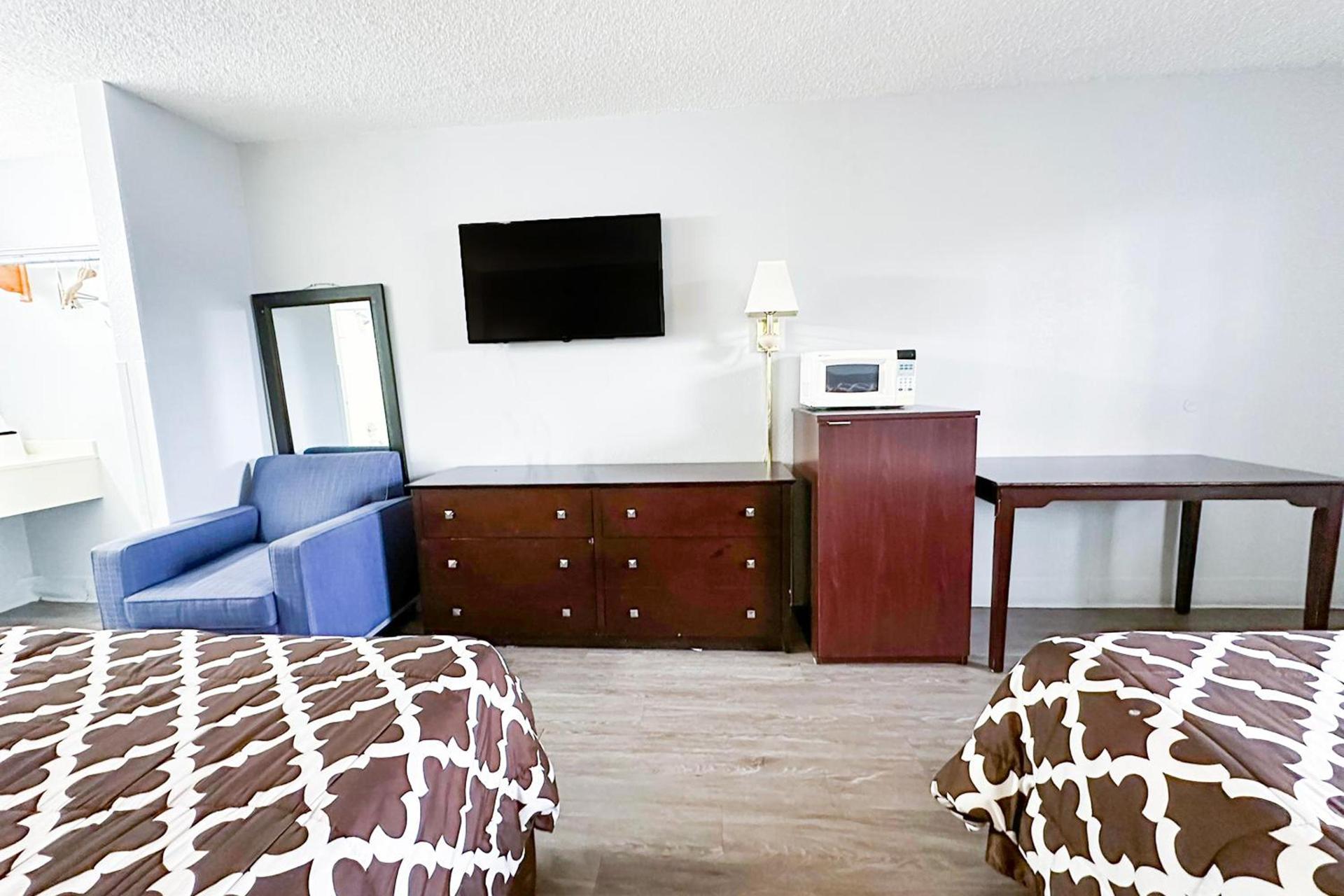 Happy Stay Inn Madisonville I-69 By OYO photo 52