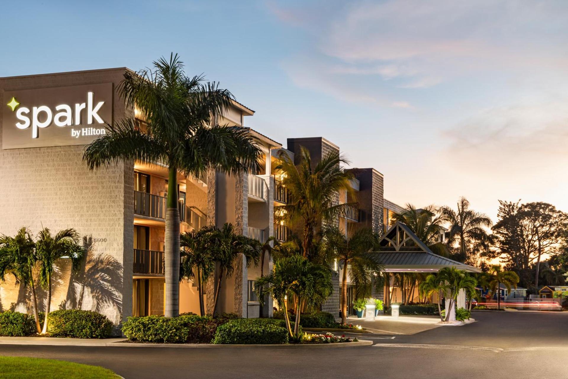 Spark by Hilton Sarasota Siesta Key Gateway photo 21