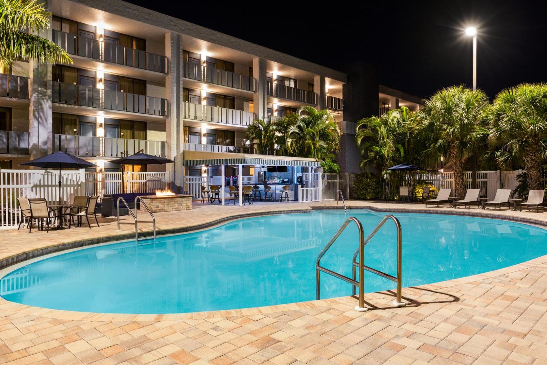 Spark by Hilton Sarasota Siesta Key Gateway photo 27