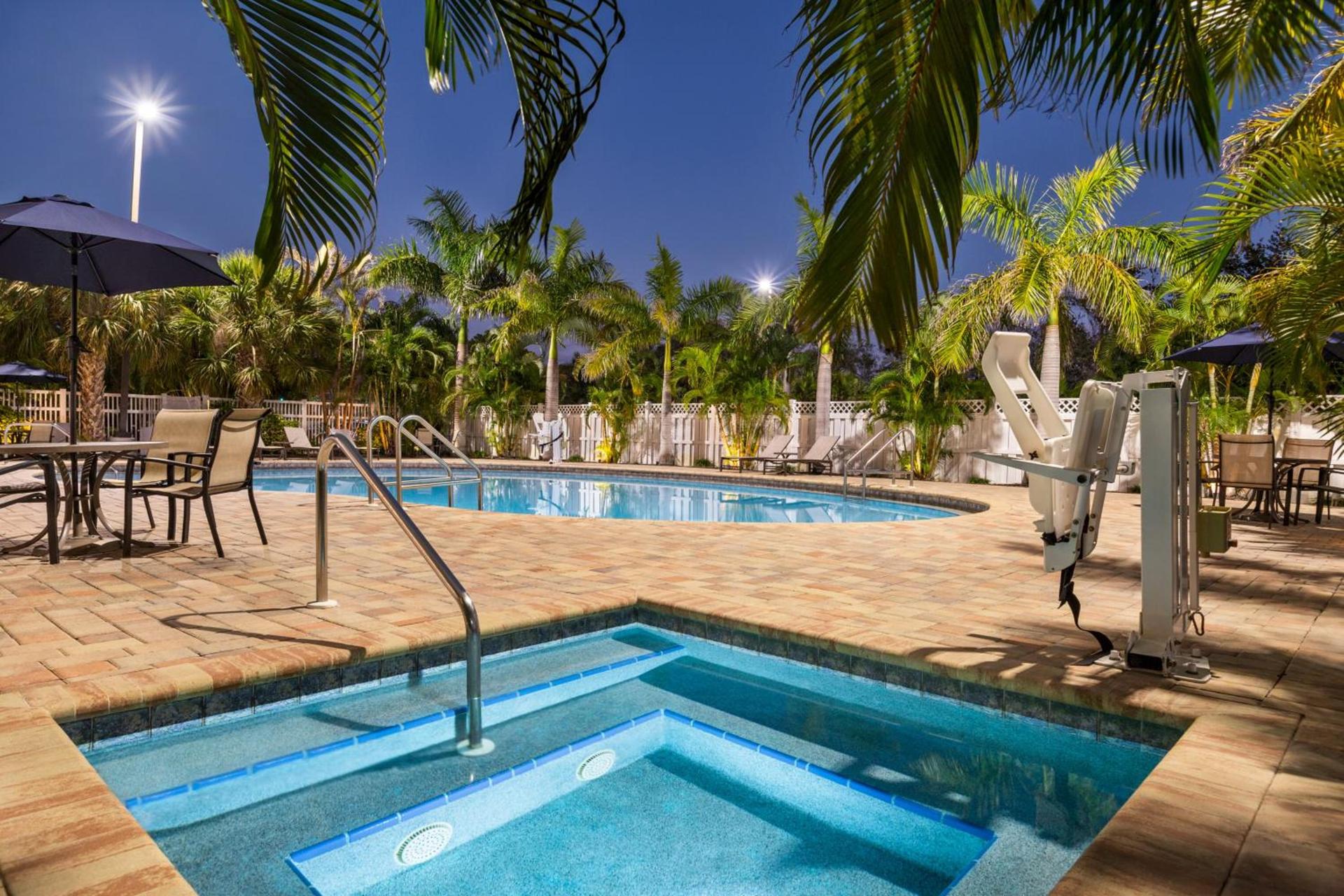 Spark by Hilton Sarasota Siesta Key Gateway photo 28
