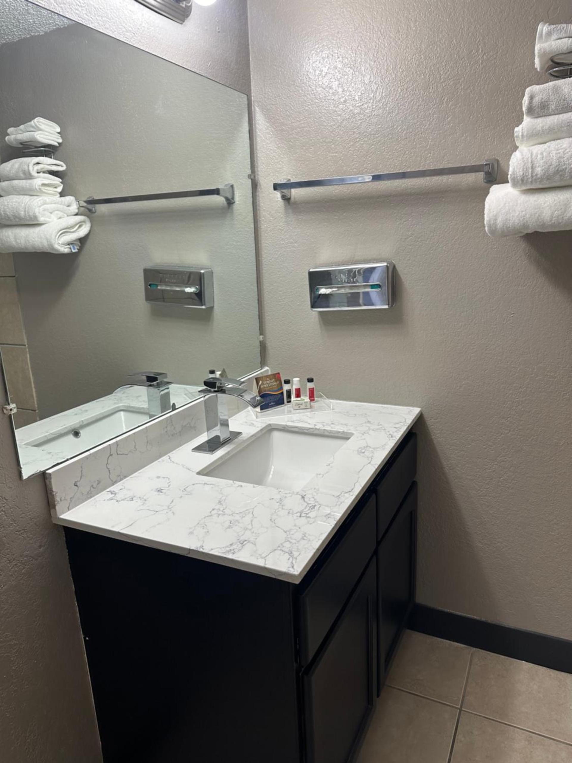 Baymont by Wyndham Deming photo 12